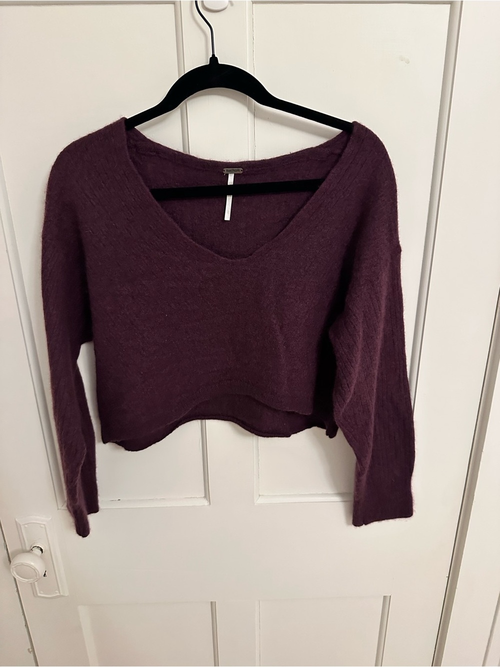 Free People V-Neck Cropped 100% Cashmere Sweater Deep Plum Eggplant Purple